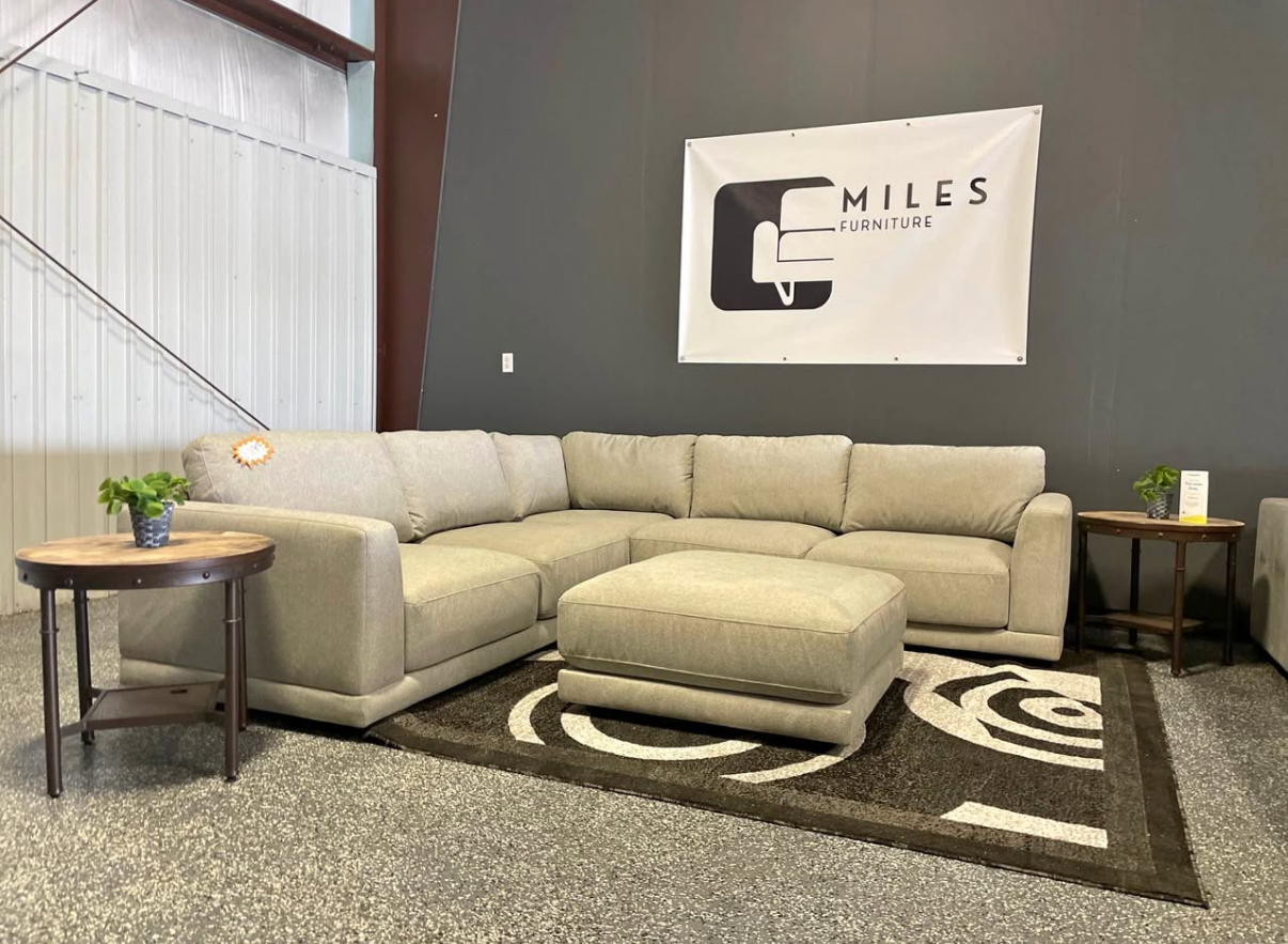 Flexsteel Avery 4 Piece Fabric Sectional - Free Delivery